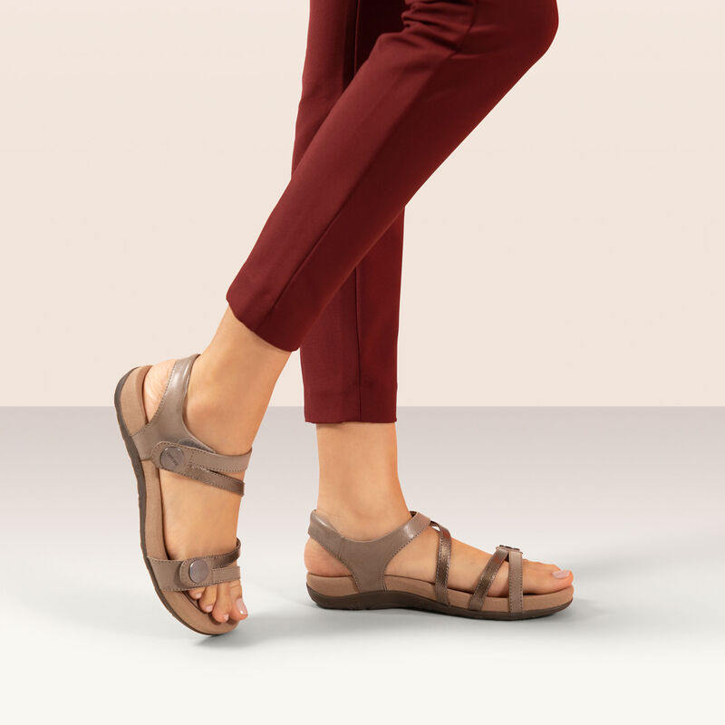 Jess Adjustable Quarter Strap Sandal - Smoke