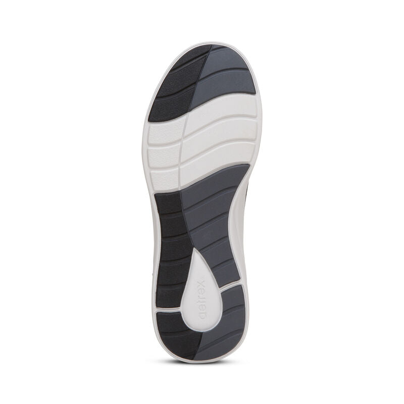 Teagan Arch Support Sneaker - Black