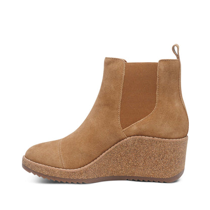 Dawn Wedge Boot - Honey